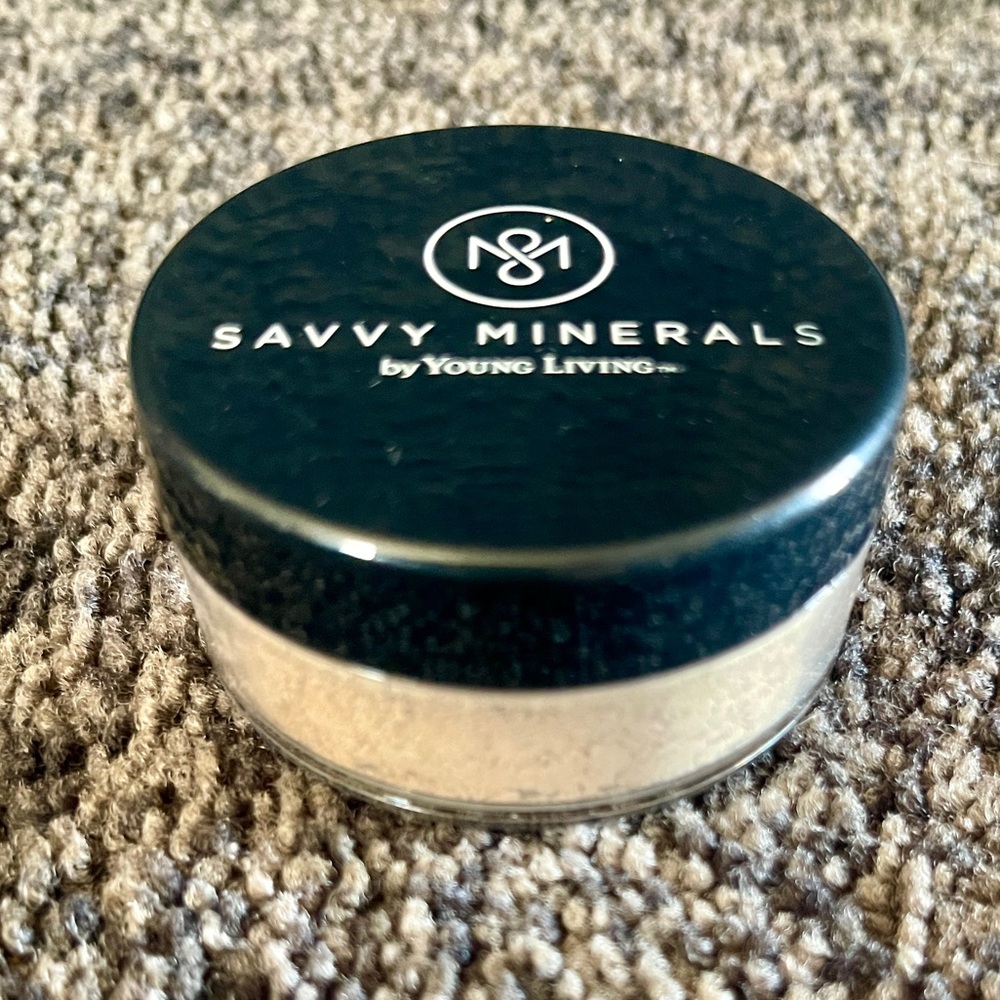 Savvy Minerals Loose Powder Foundation